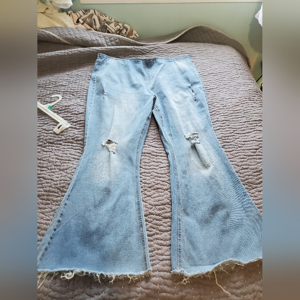No Boundaries Light Wash Bootcut Flare Jeans